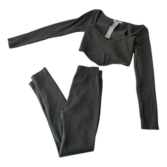 Zara Activewear Set - Picture 1 of 3